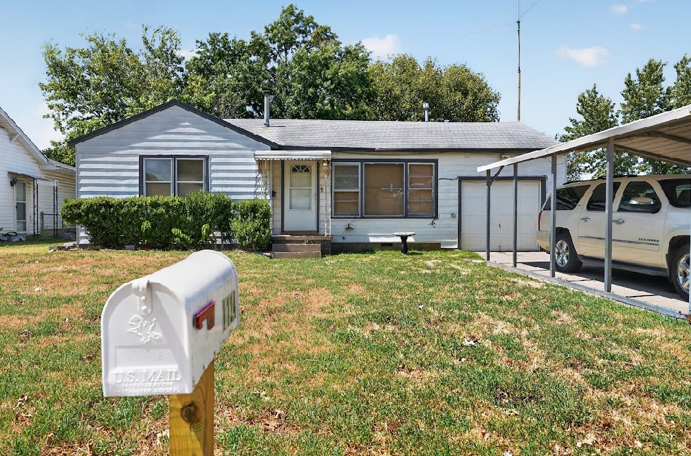 1124 N Canton Avenue Property Photo 1