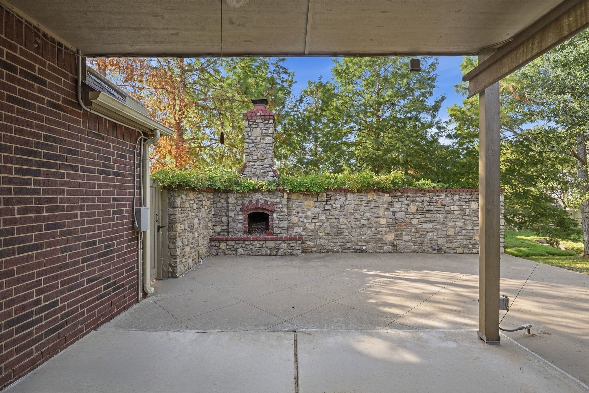 4129 W Fulton Street Property Photo 4