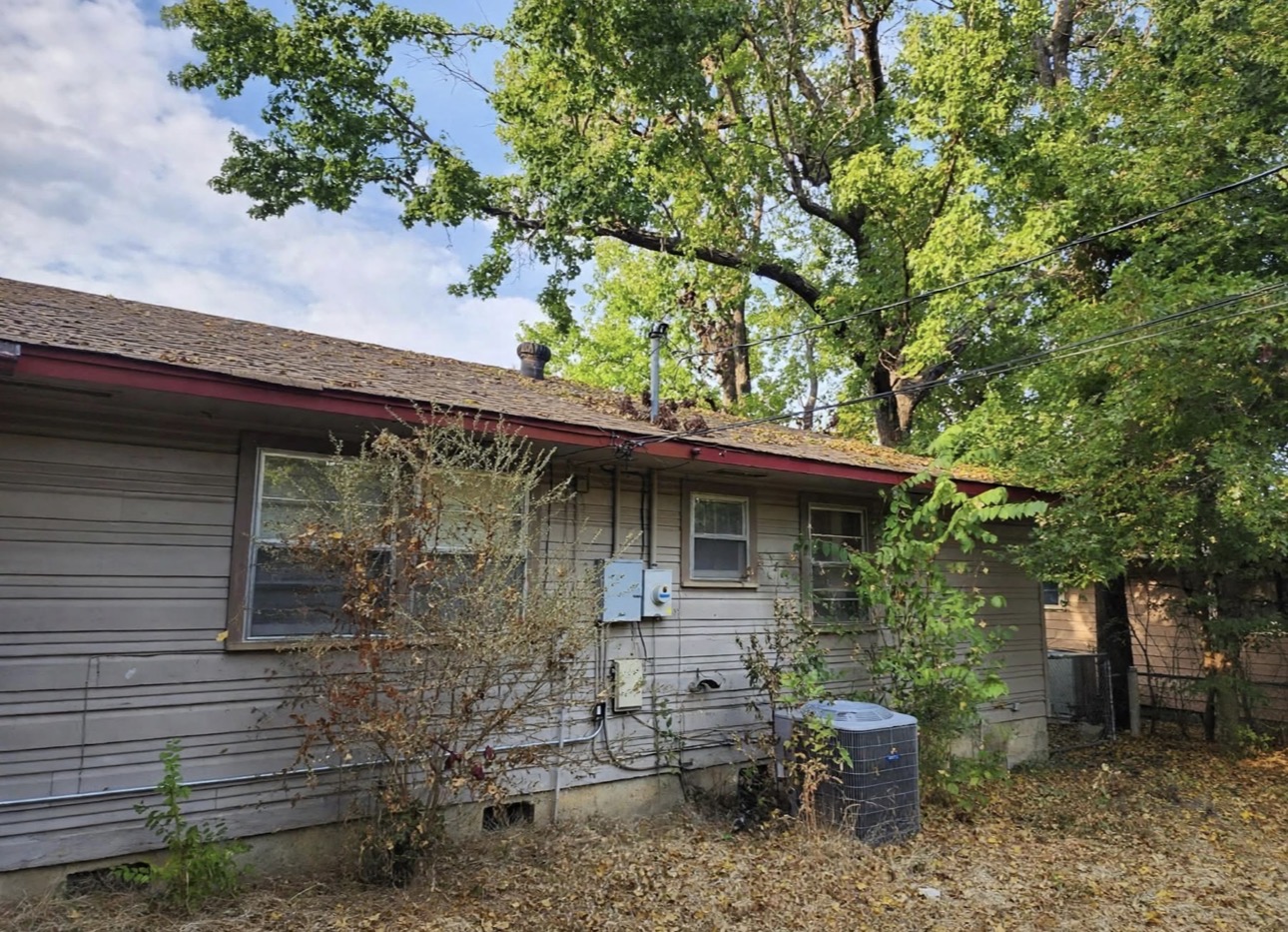 1210 E Duke Street Property Photo 3