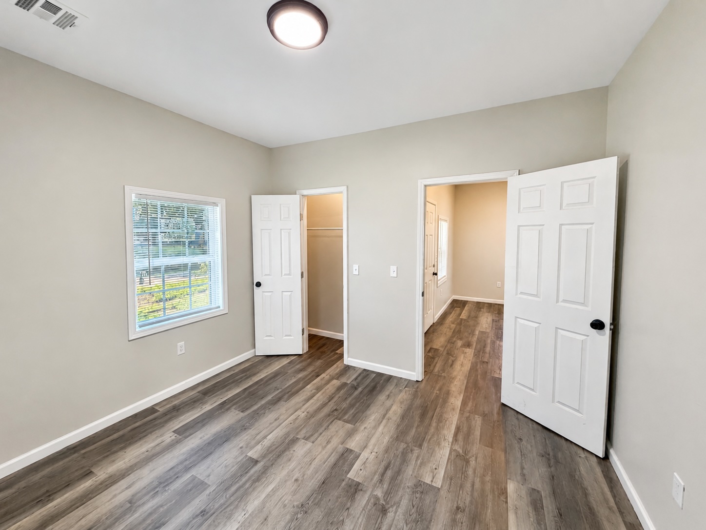305 S Rosehill Avenue Property Photo 9