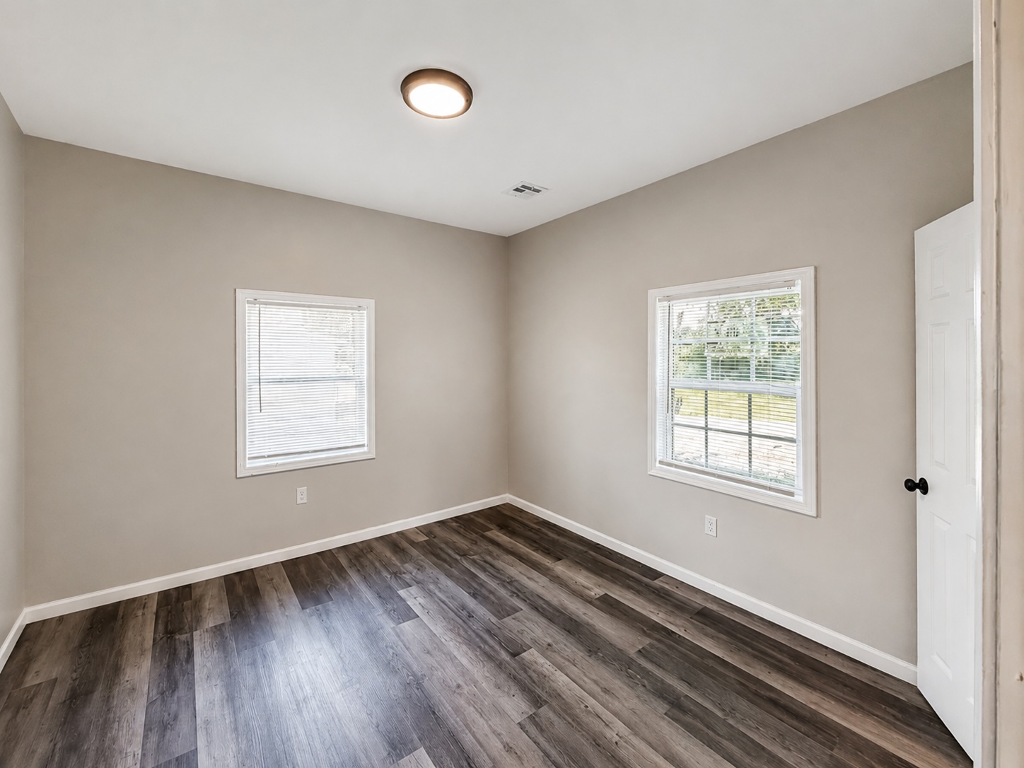 305 S Rosehill Avenue Property Photo 11