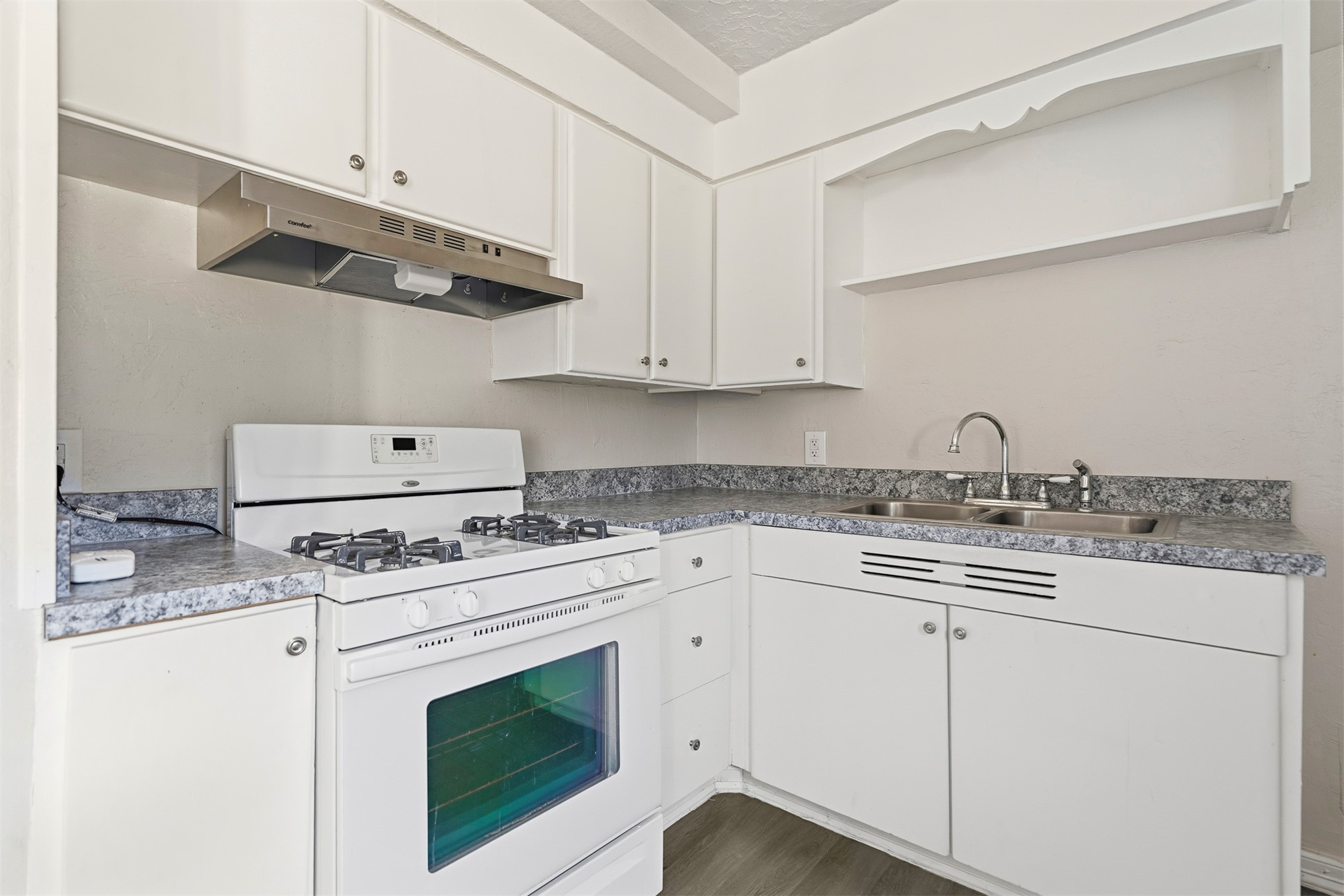 434 Locust Street Property Photo 10