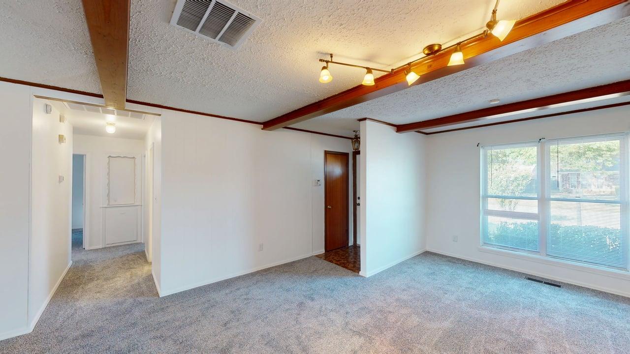 2621 S 89th East Avenue Property Photo 6