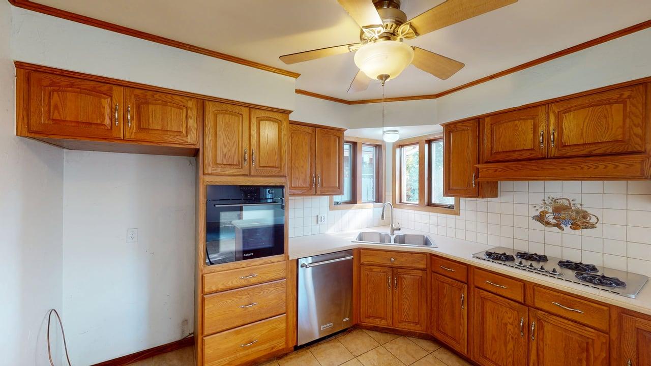 2621 S 89th East Avenue Property Photo 12