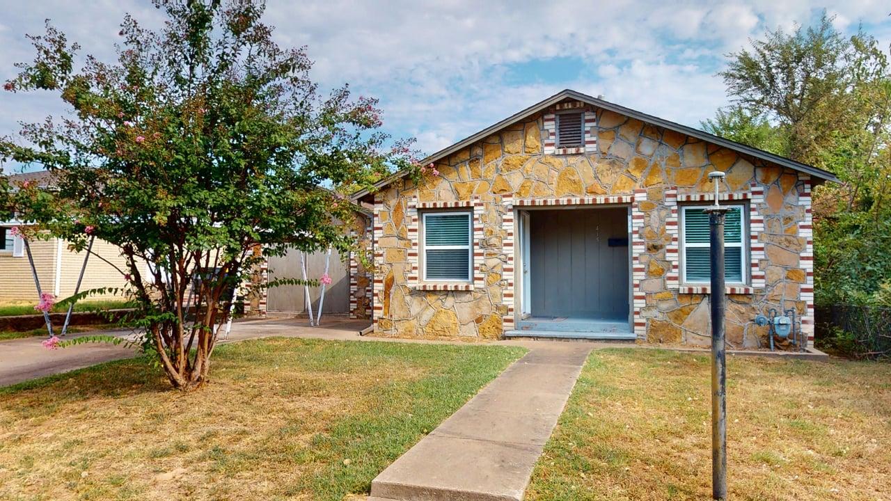 415 E Aquarium Place Property Photo 2