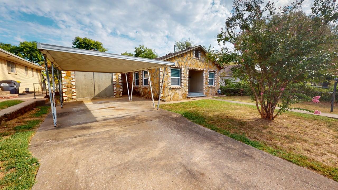 415 E Aquarium Place Property Photo 4