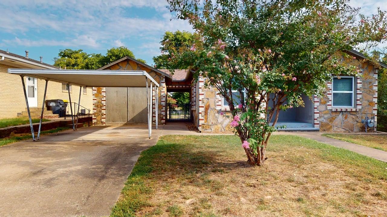 415 E Aquarium Place Property Photo 5