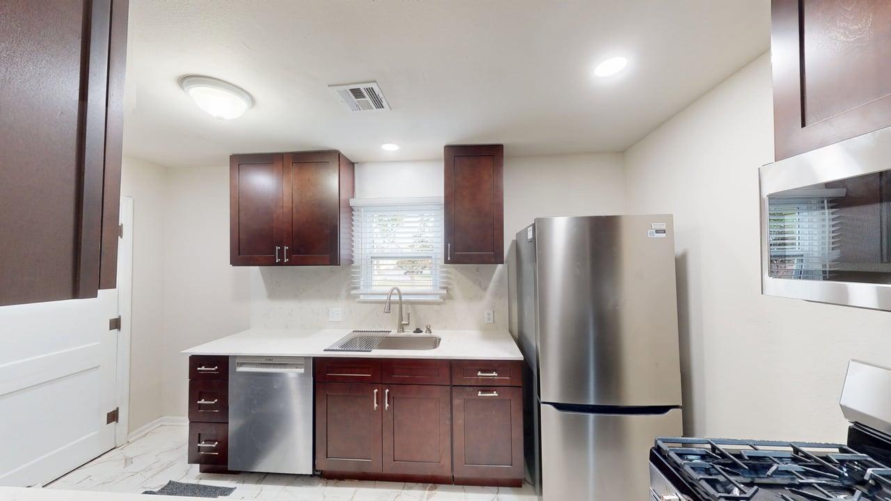 415 E Aquarium Place Property Photo 9