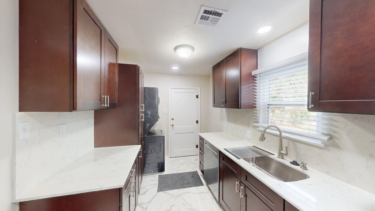 415 E Aquarium Place Property Photo 10