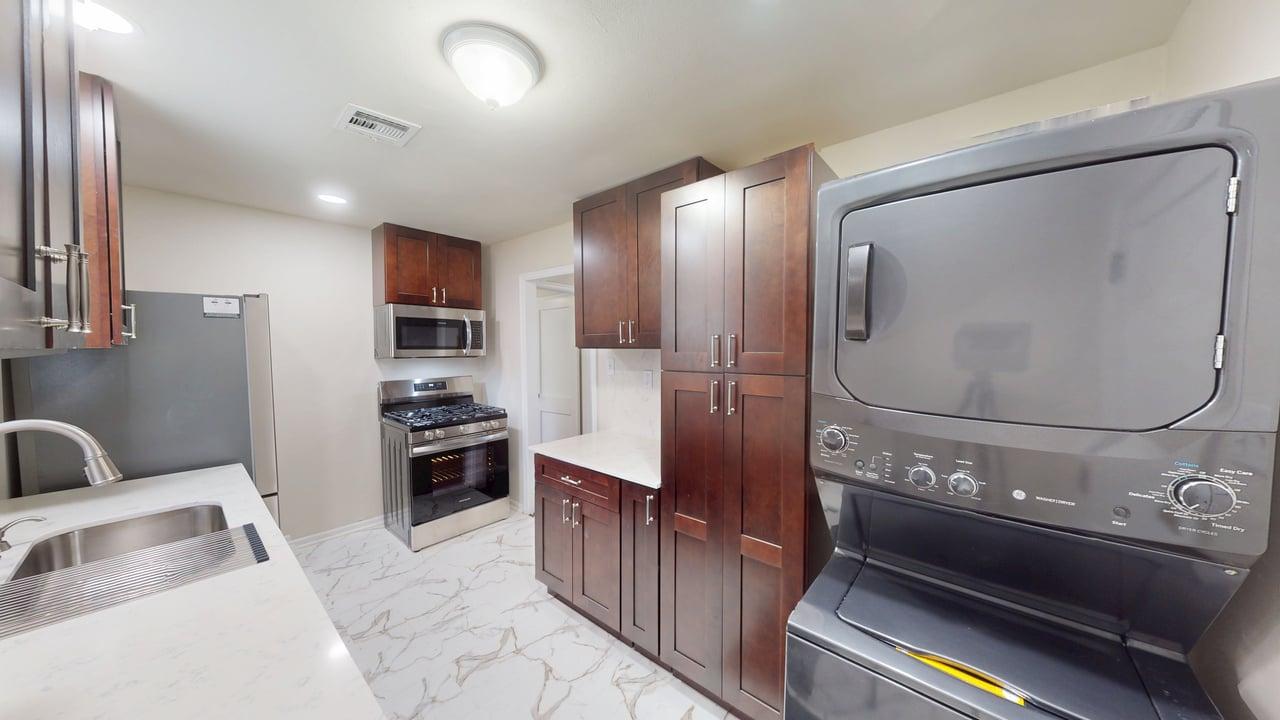 415 E Aquarium Place Property Photo 11