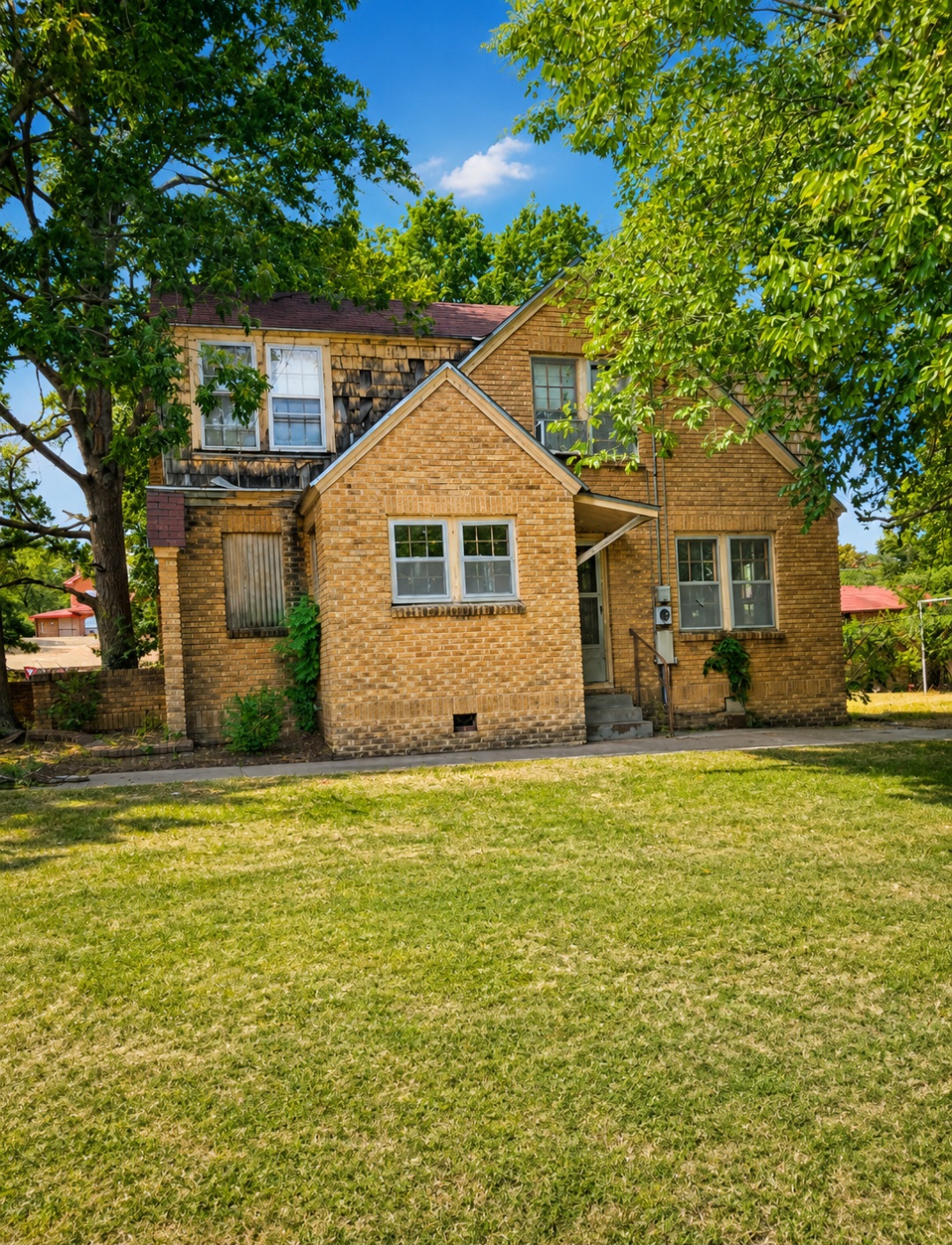 903 Ew Sunset Drive Property Photo 3