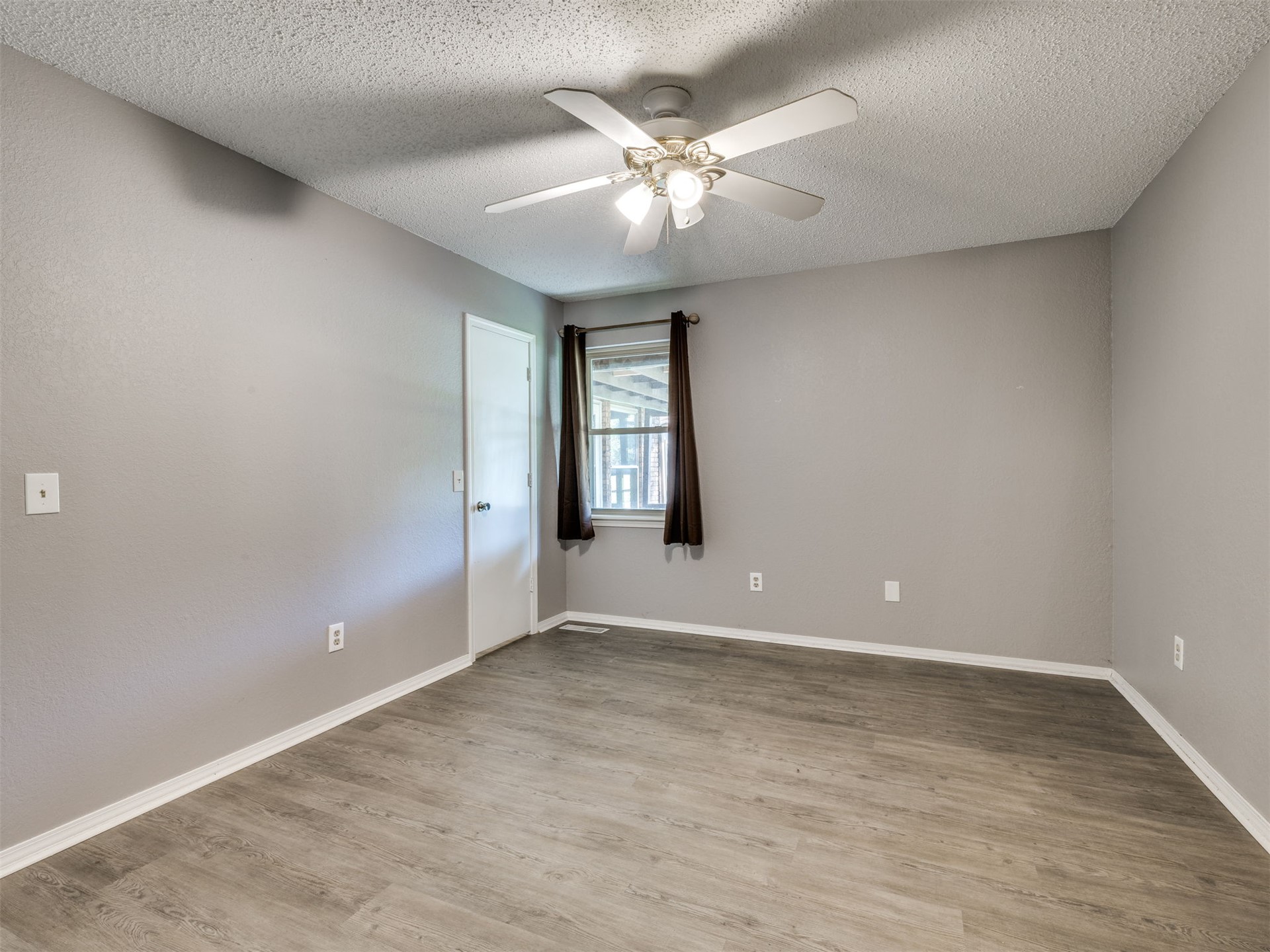 204 W Seward Avenue Property Photo 17
