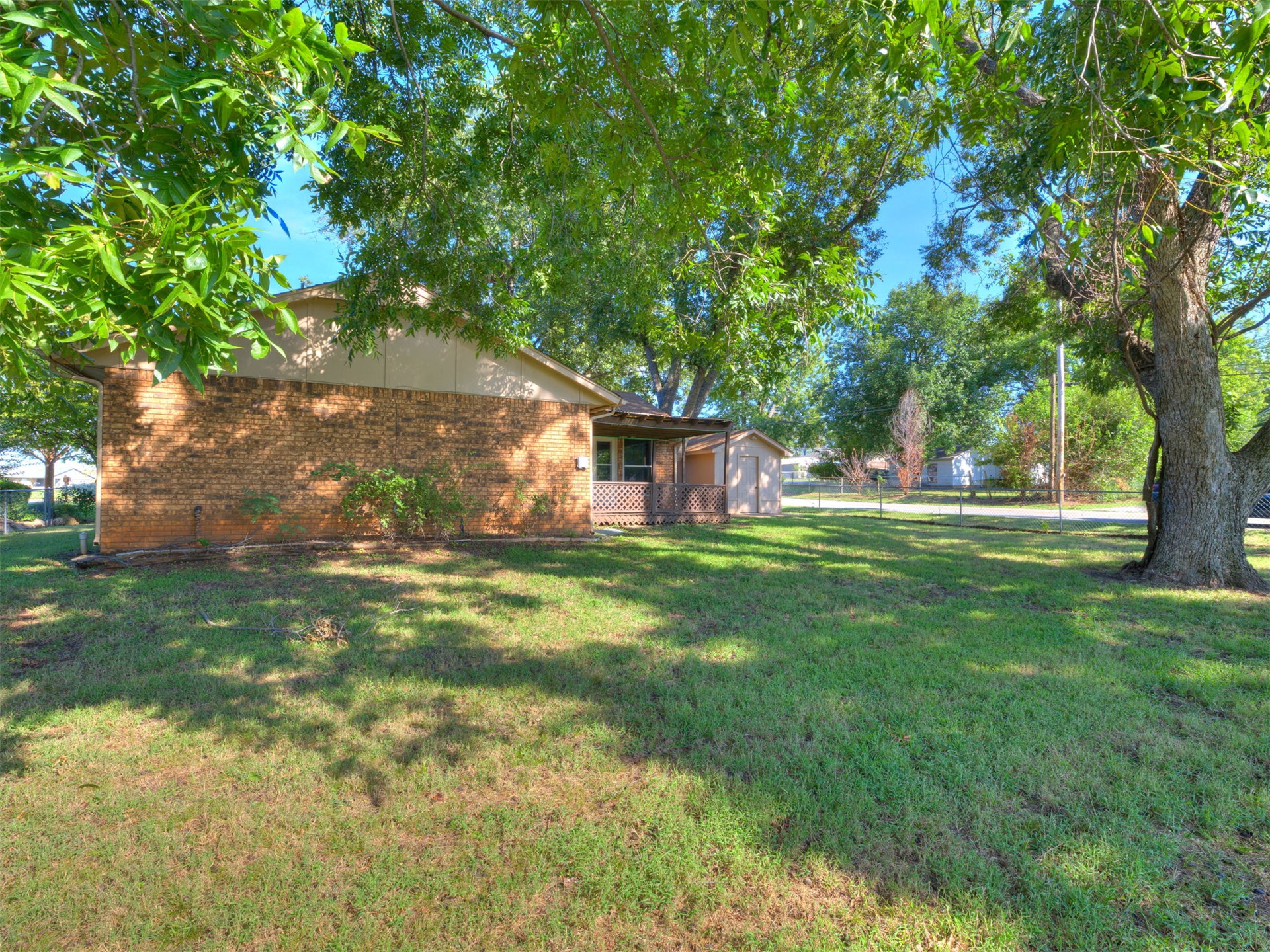 204 W Seward Avenue Property Photo 23