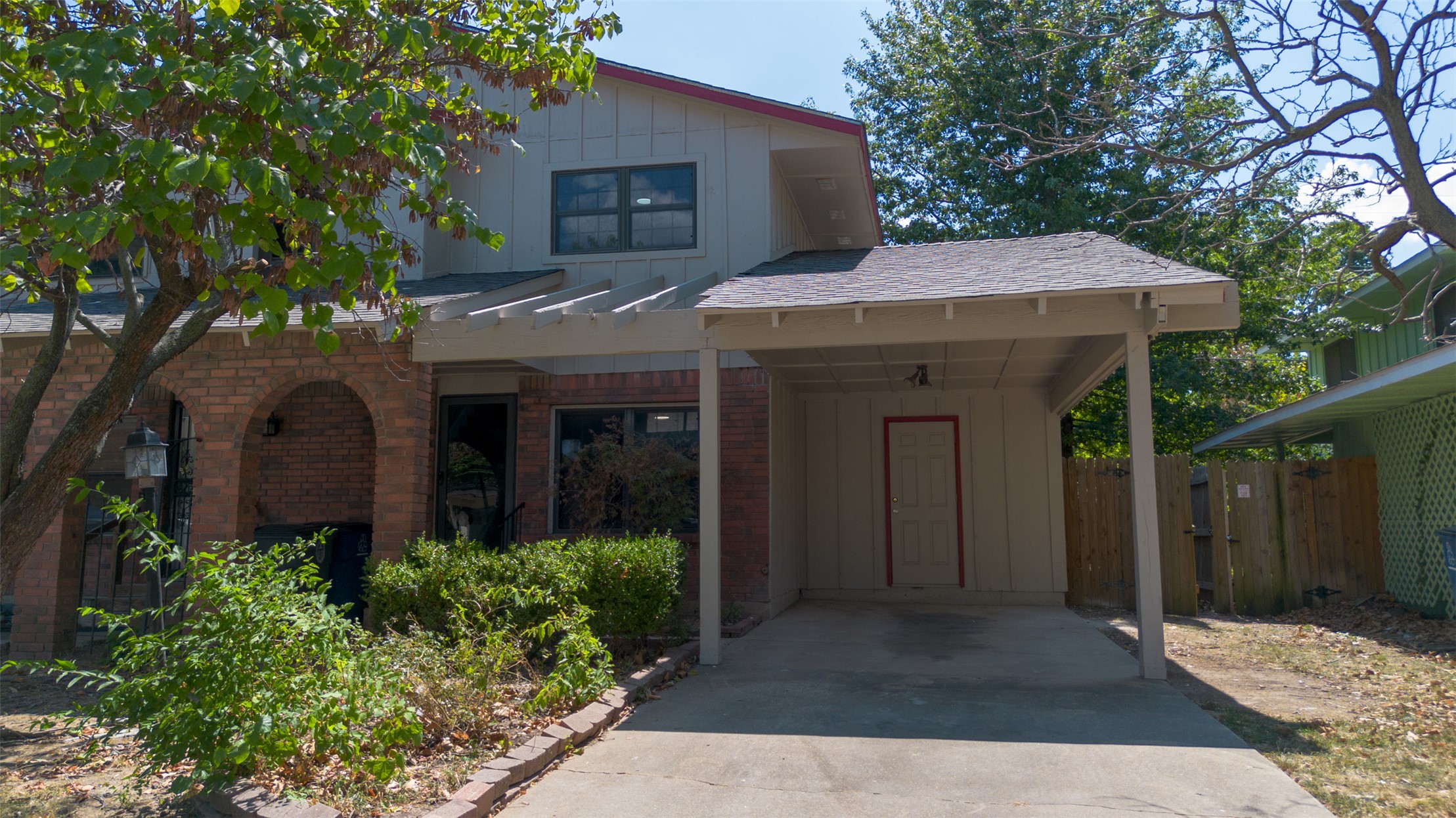 11050 E 16th Street N Property Photo 2