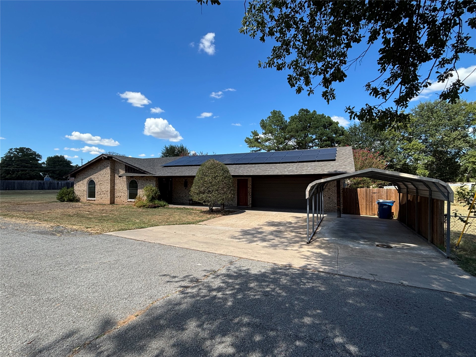 367 W Cliff Drive Property Photo 2