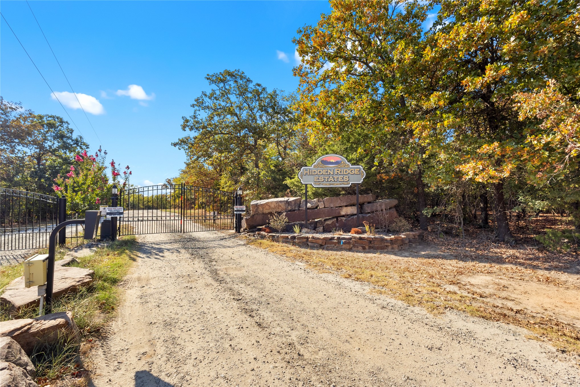 2217 Hidden Ridge Road Property Photo 7