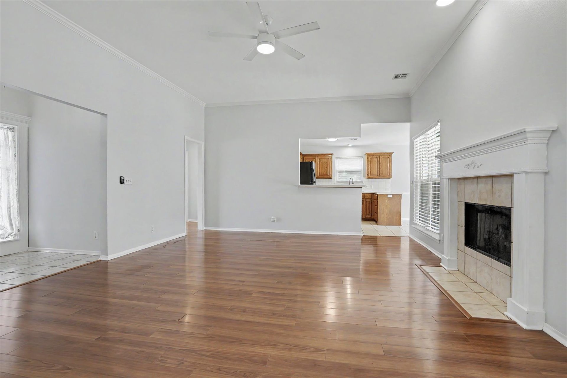105 E Indianapolis Street E Property Photo 6
