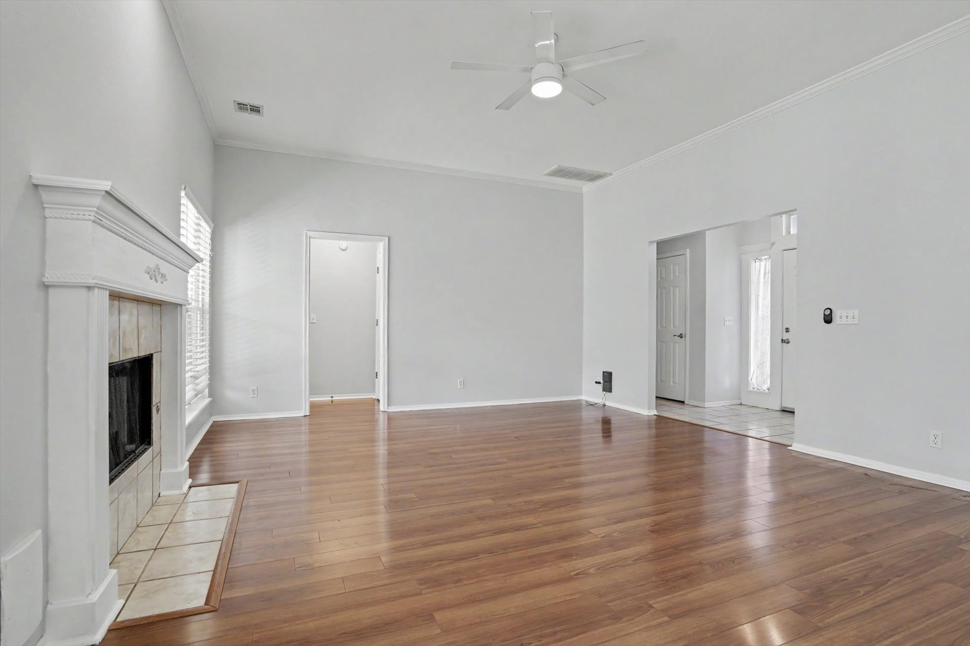 105 E Indianapolis Street E Property Photo 7