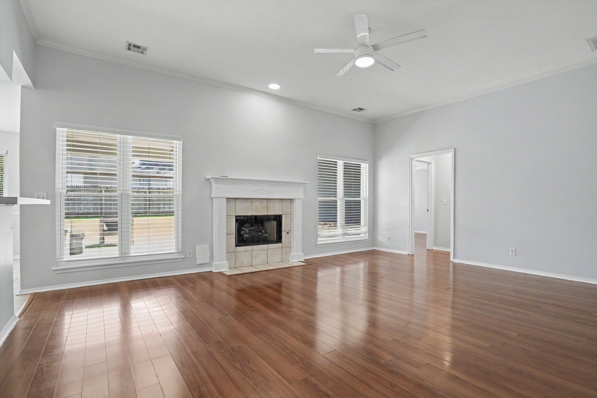 105 E Indianapolis Street E Property Photo 8