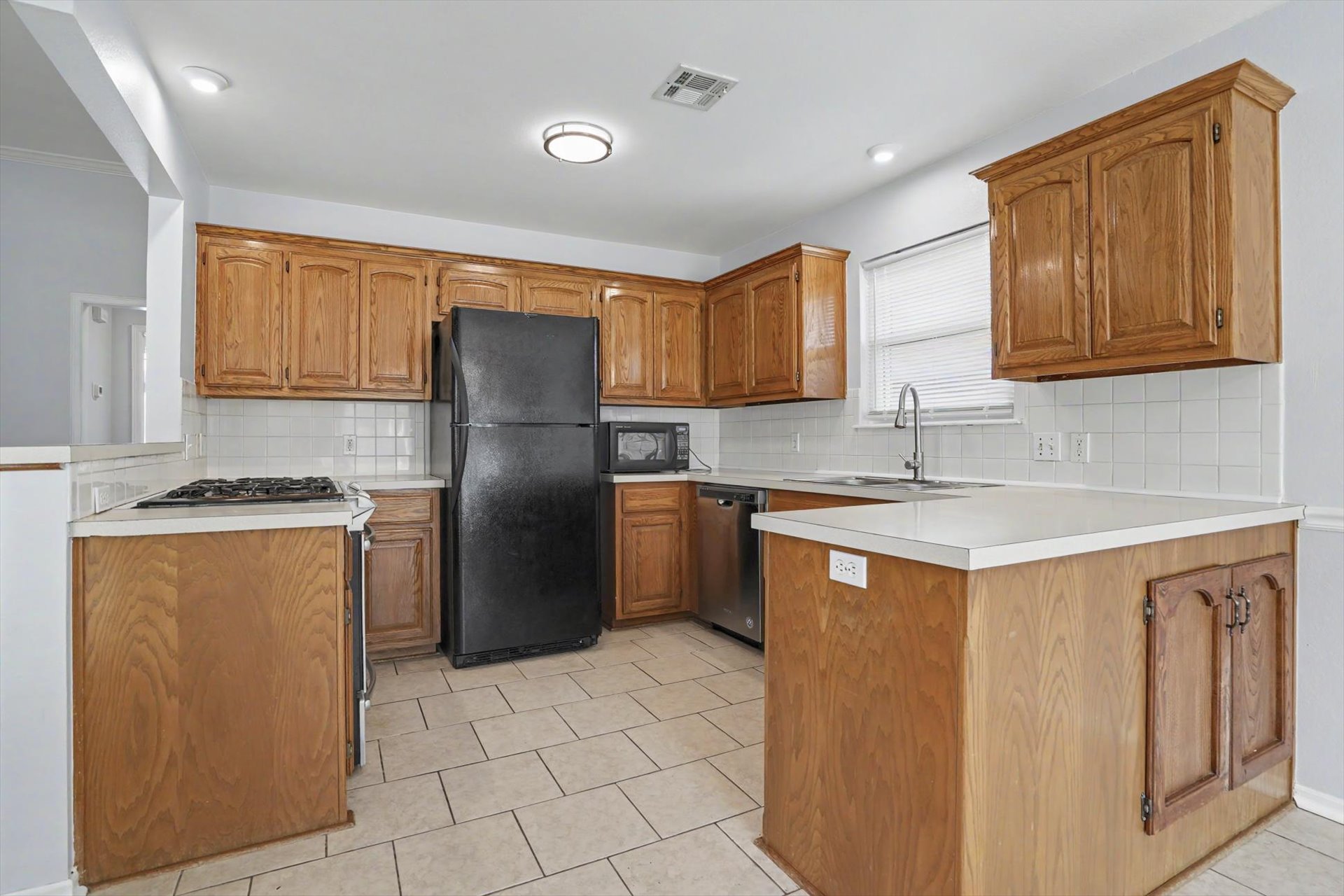 105 E Indianapolis Street E Property Photo 11