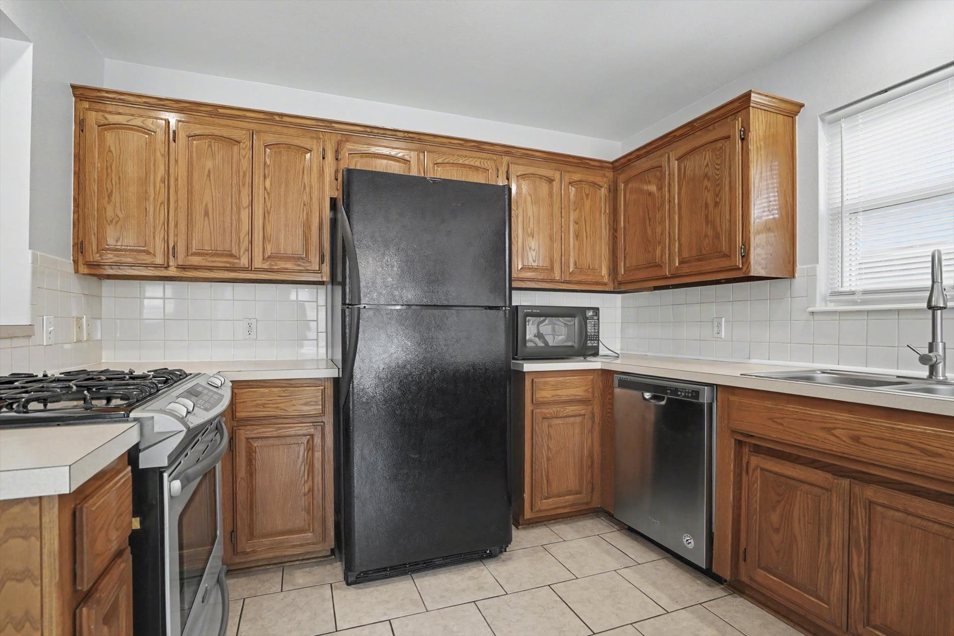 105 E Indianapolis Street E Property Photo 12