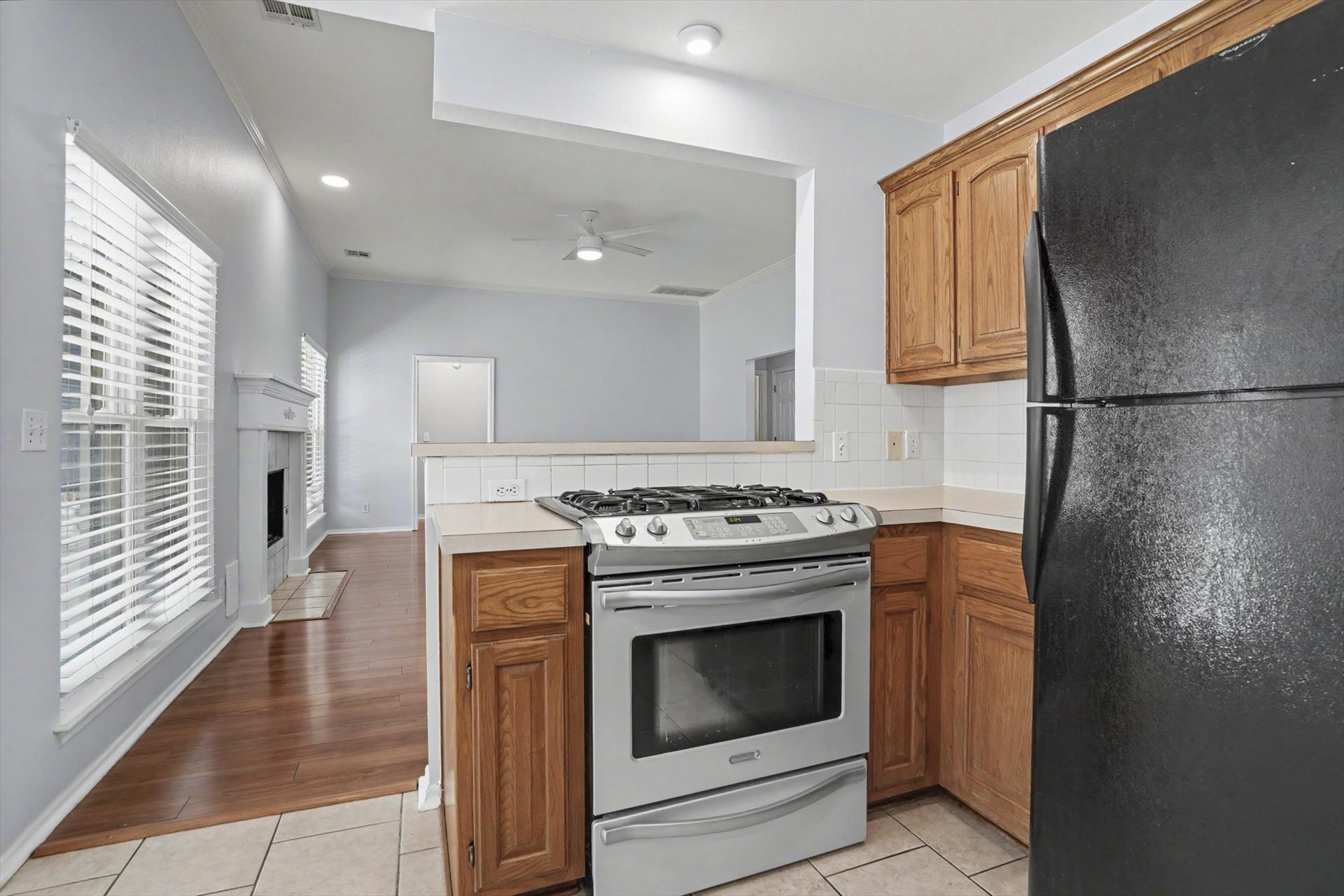 105 E Indianapolis Street E Property Photo 14