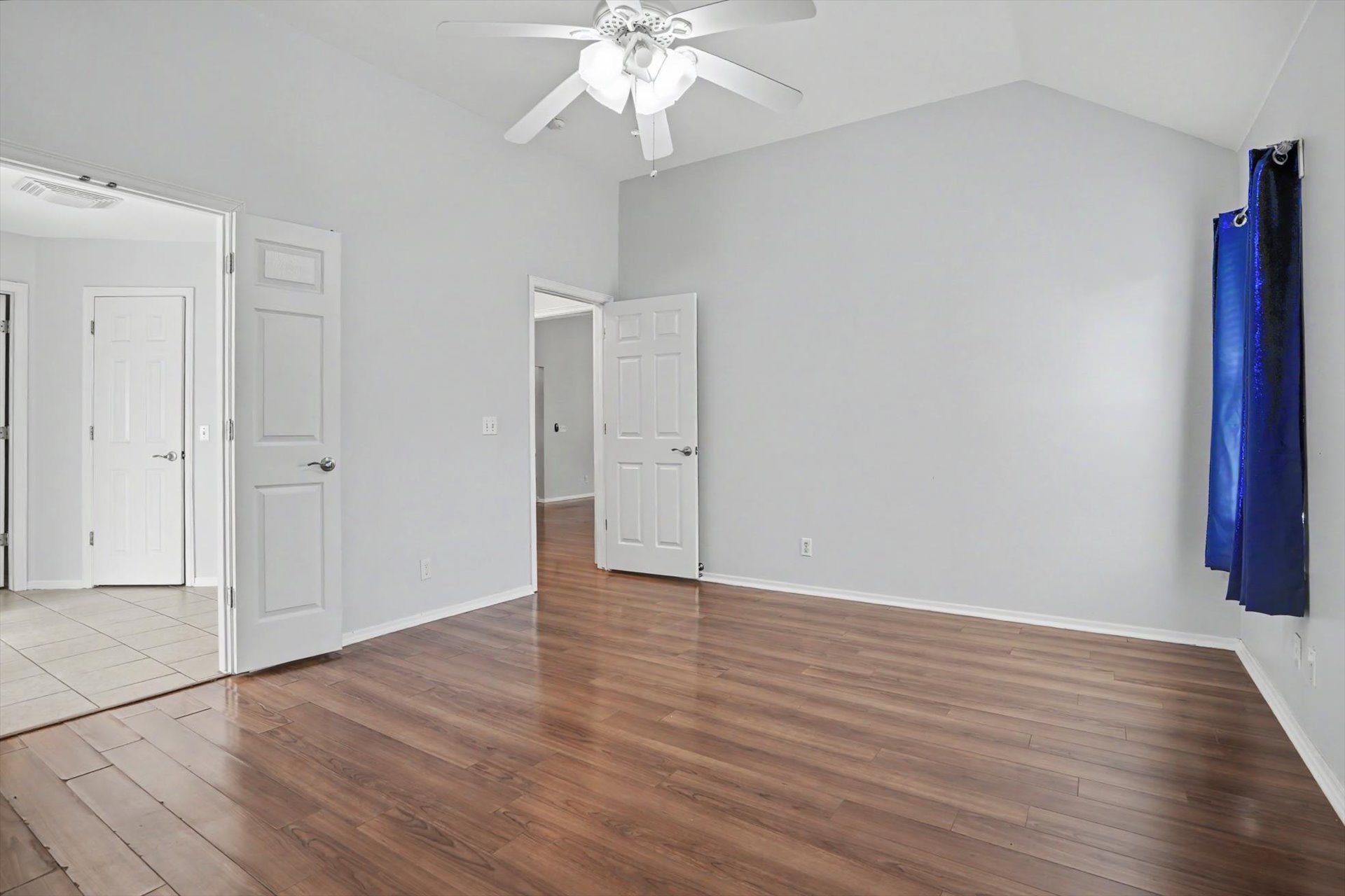 105 E Indianapolis Street E Property Photo 17