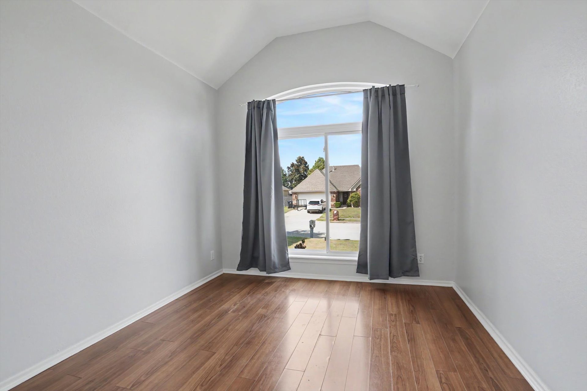 105 E Indianapolis Street E Property Photo 22
