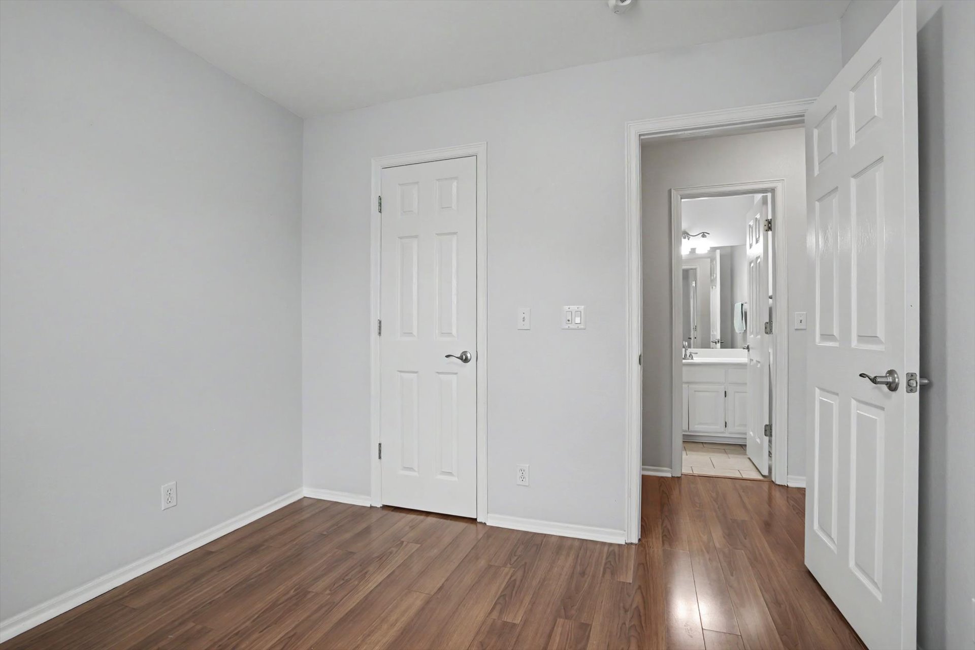 105 E Indianapolis Street E Property Photo 26