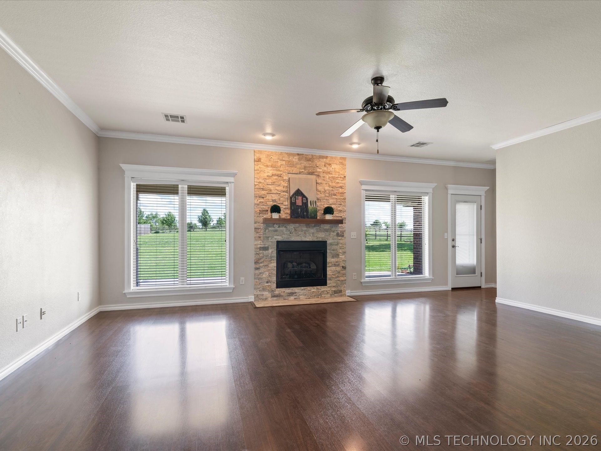 5817 Woodland Property Photo 7