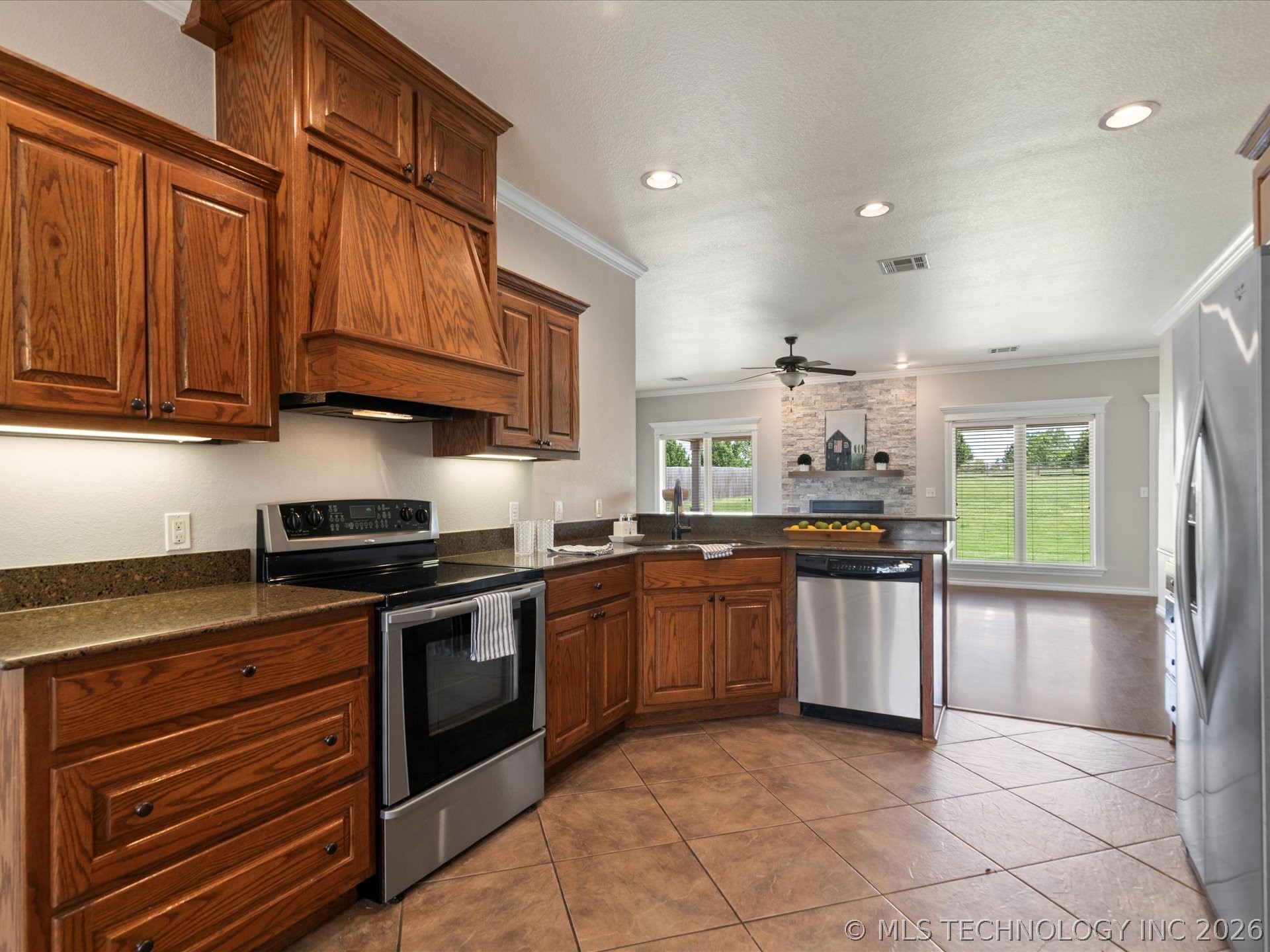 5817 Woodland Property Photo 11