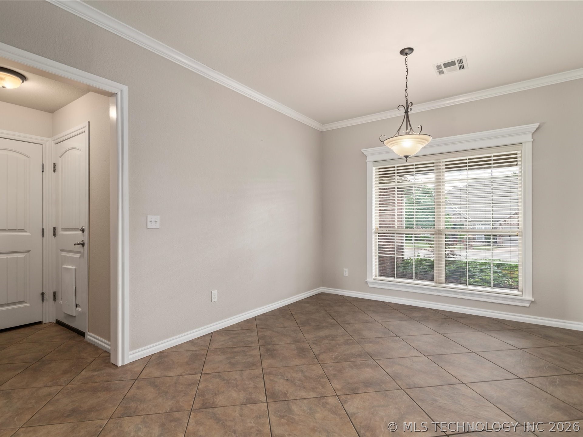 5817 Woodland Property Photo 15