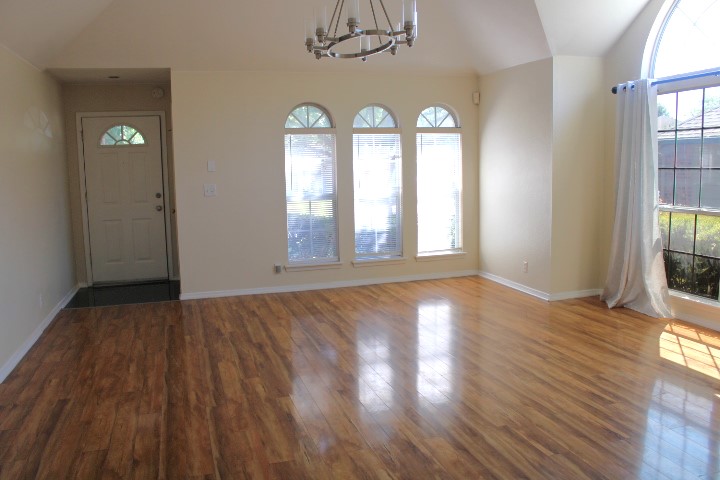 7434 S 95th East Avenue Property Photo 9