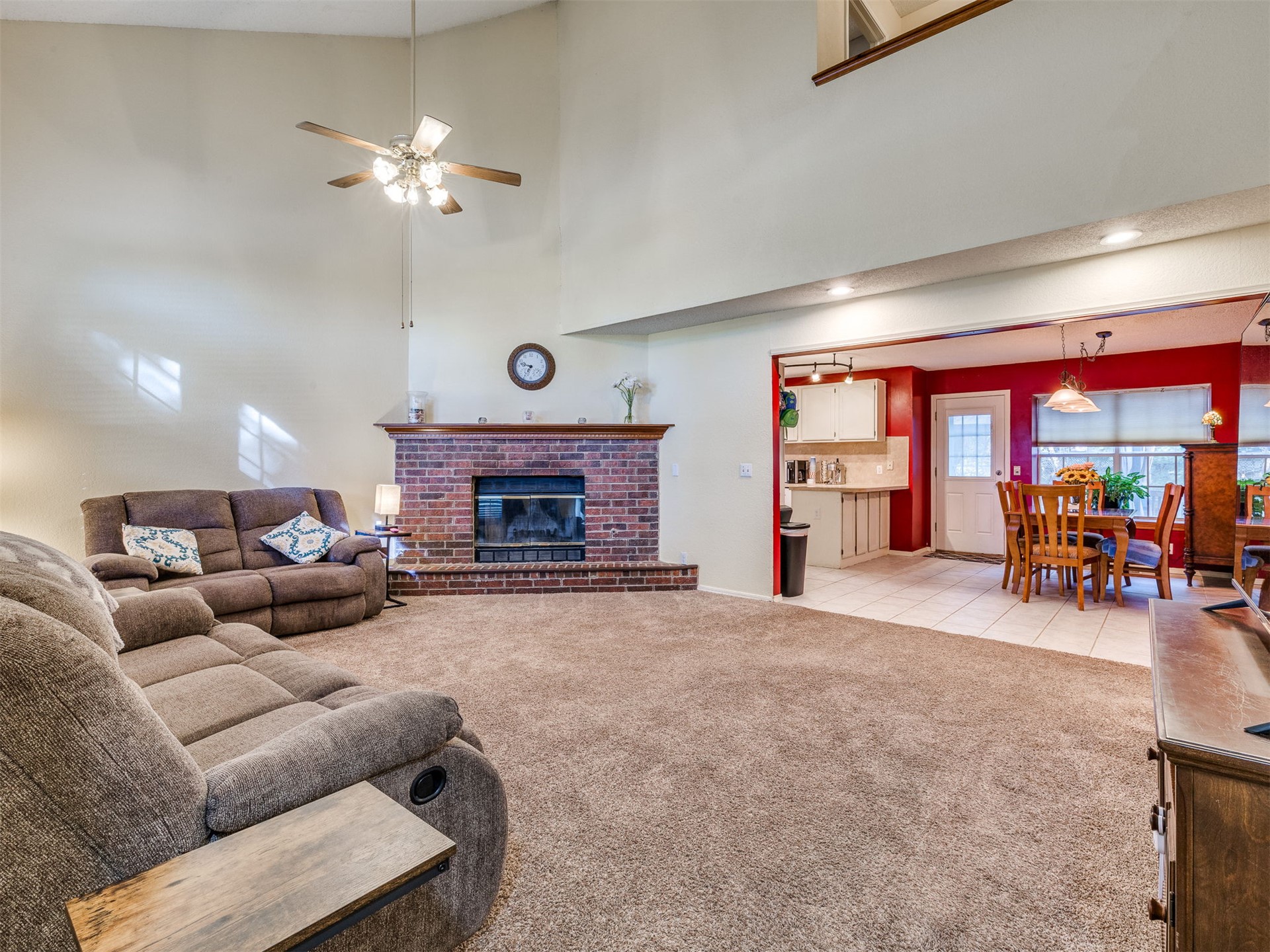 1202 W Los Angeles Circle Property Photo 3