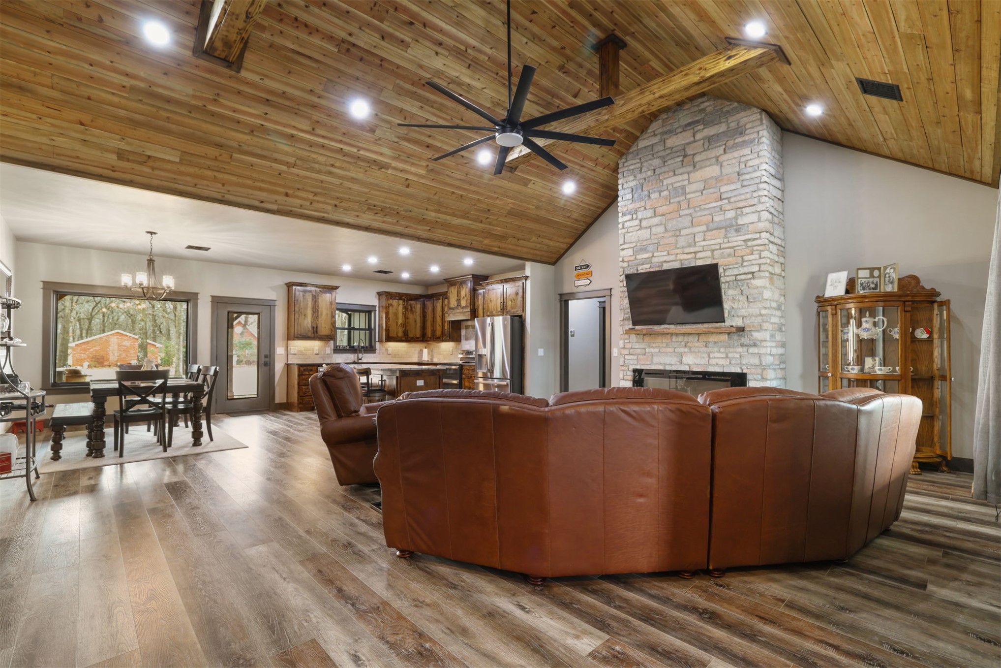 11931 Maximus Lane Property Photo 3