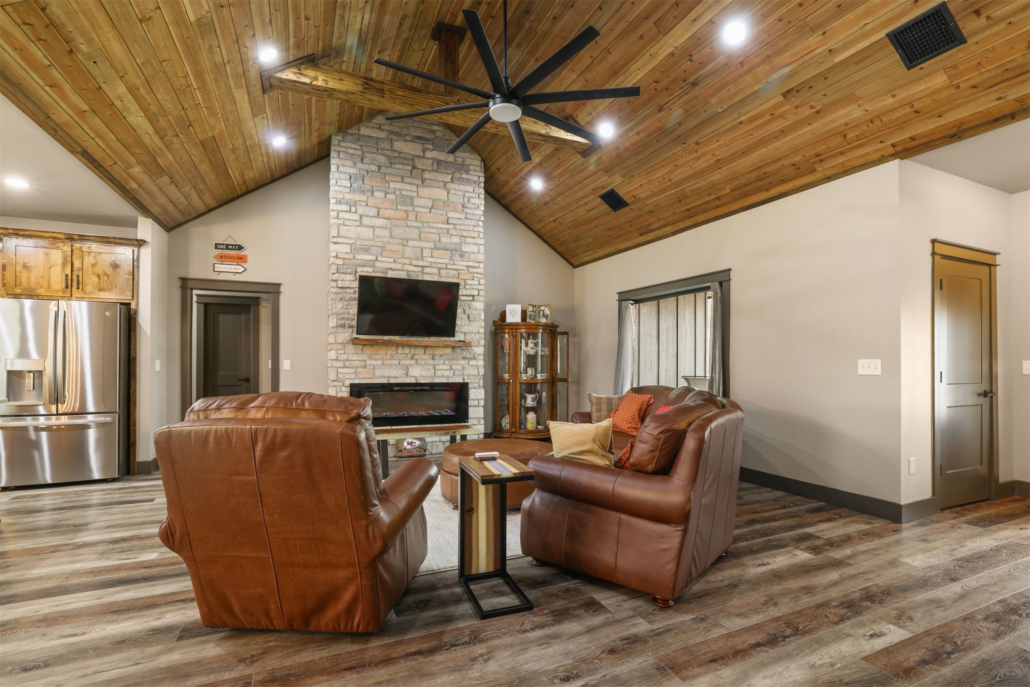 11931 Maximus Lane Property Photo 4
