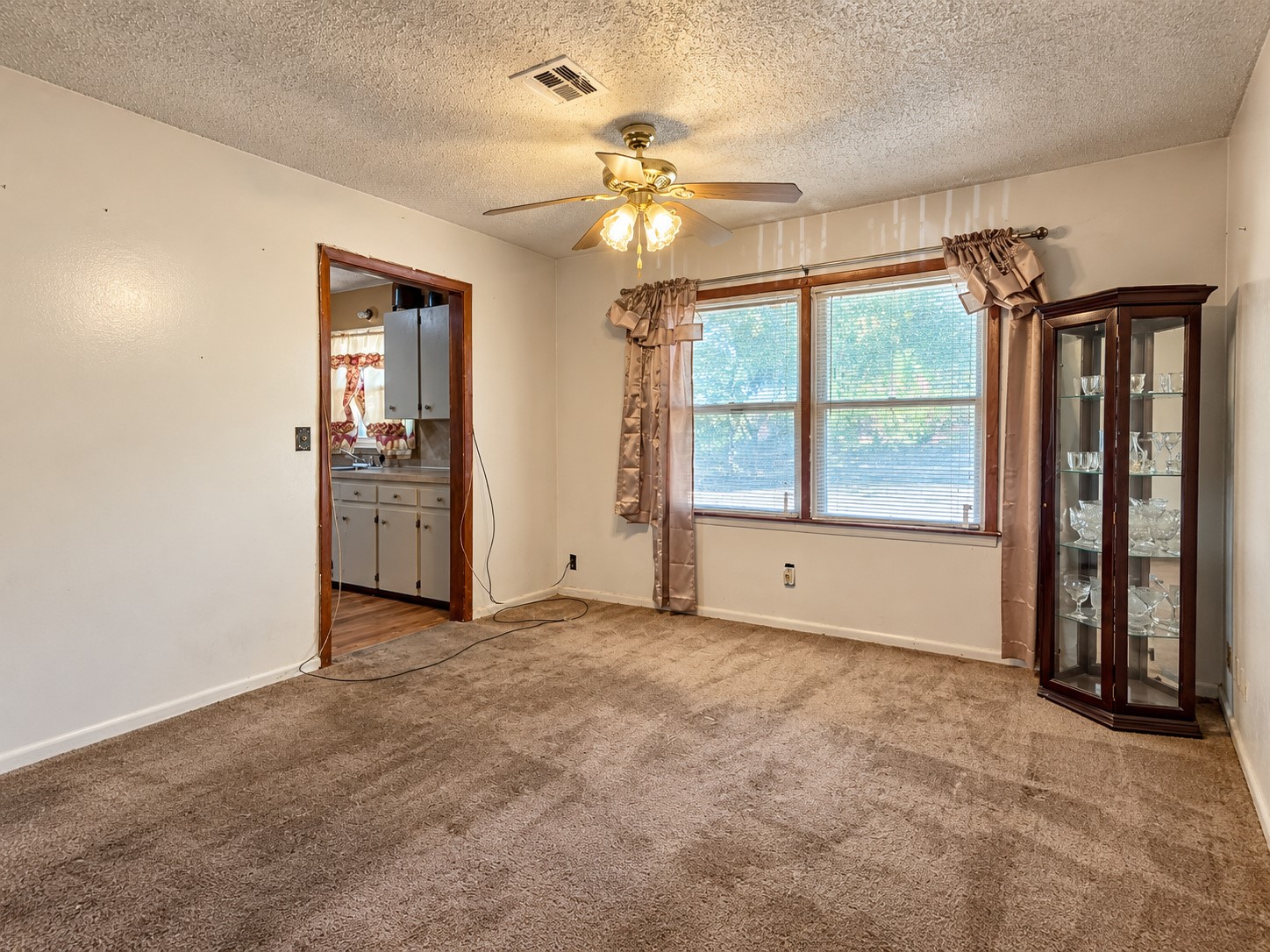 1371 E 51st Street N Property Photo 4