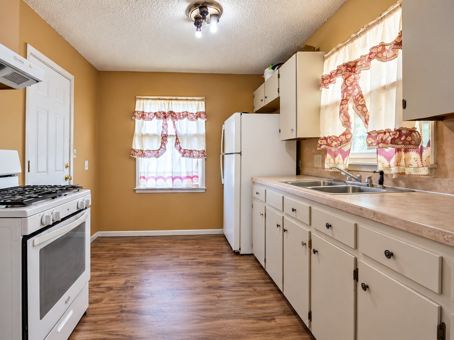 1371 E 51st Street N Property Photo 5
