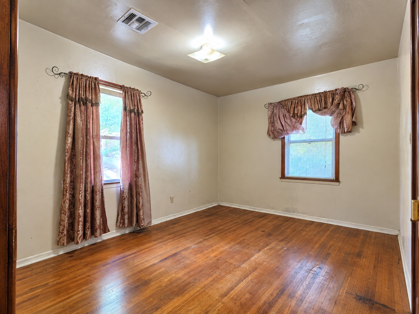 1371 E 51st Street N Property Photo 8