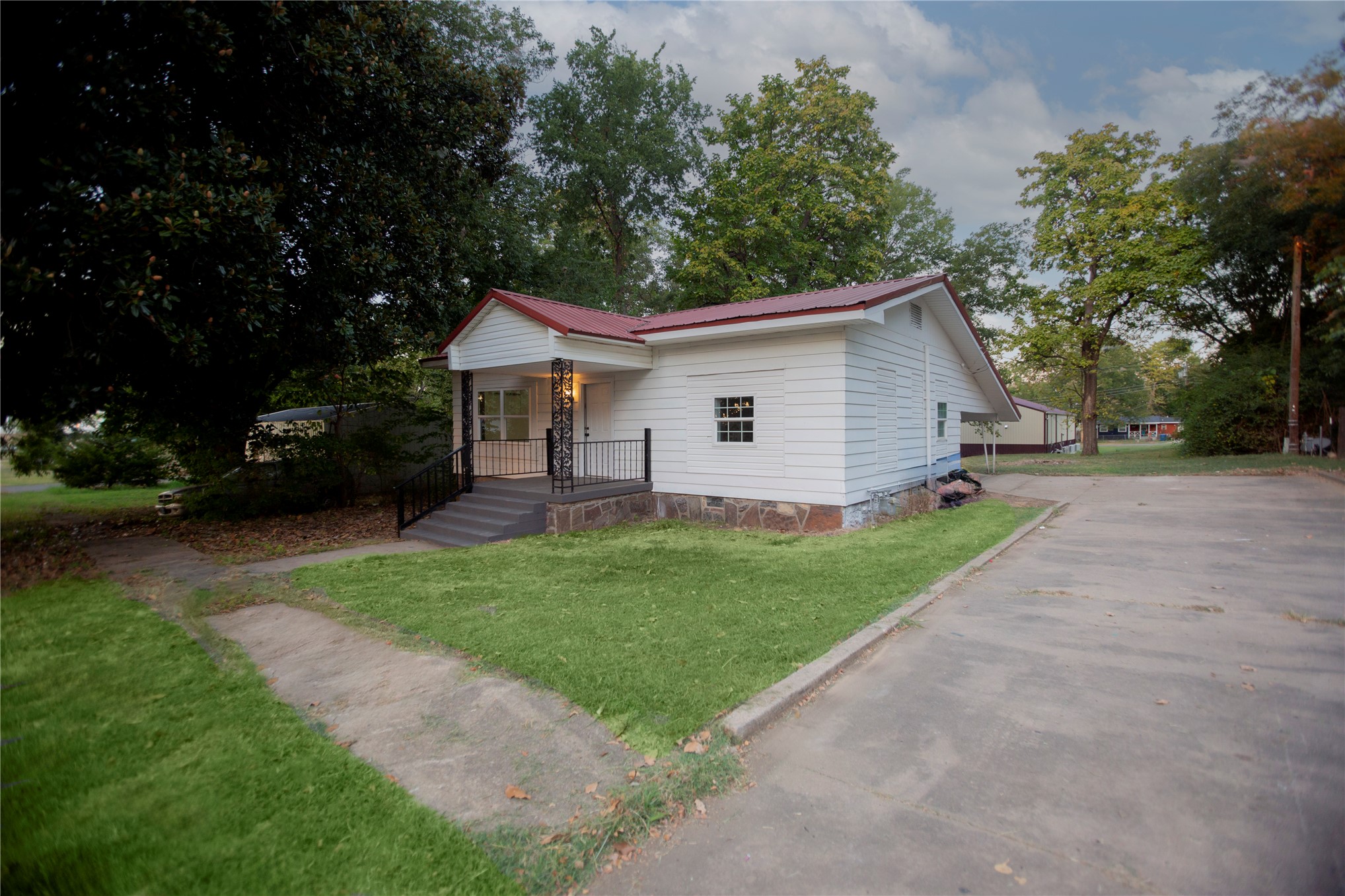 202 S Central Street Property Photo 2
