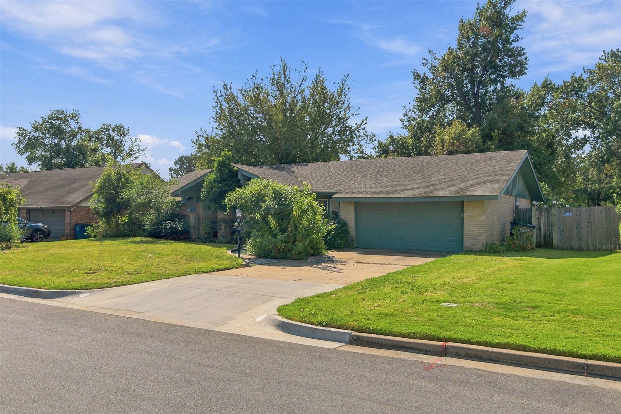 5748 E 47th Place Property Photo 3
