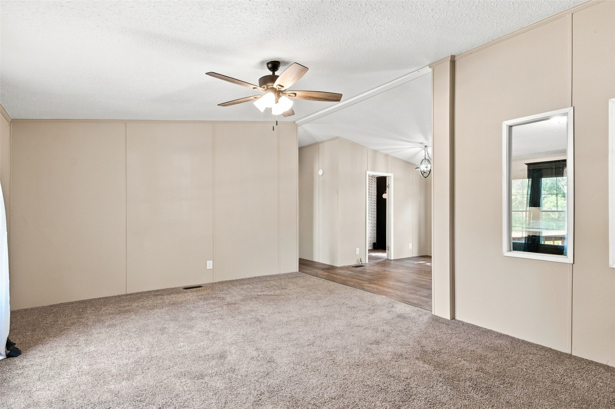 296 S Pine Street Property Photo 10