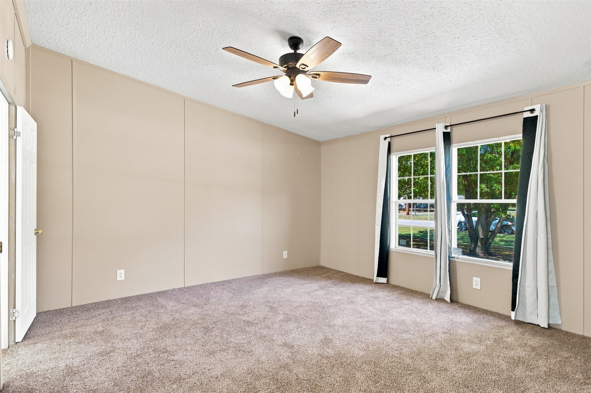 296 S Pine Street Property Photo 19
