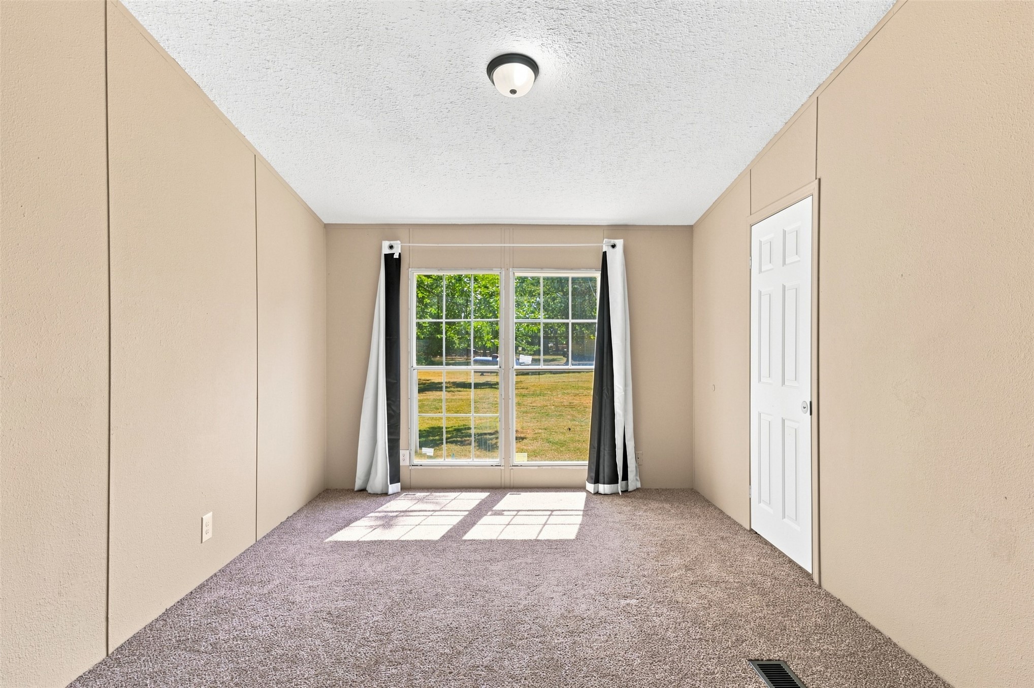 296 S Pine Street Property Photo 26