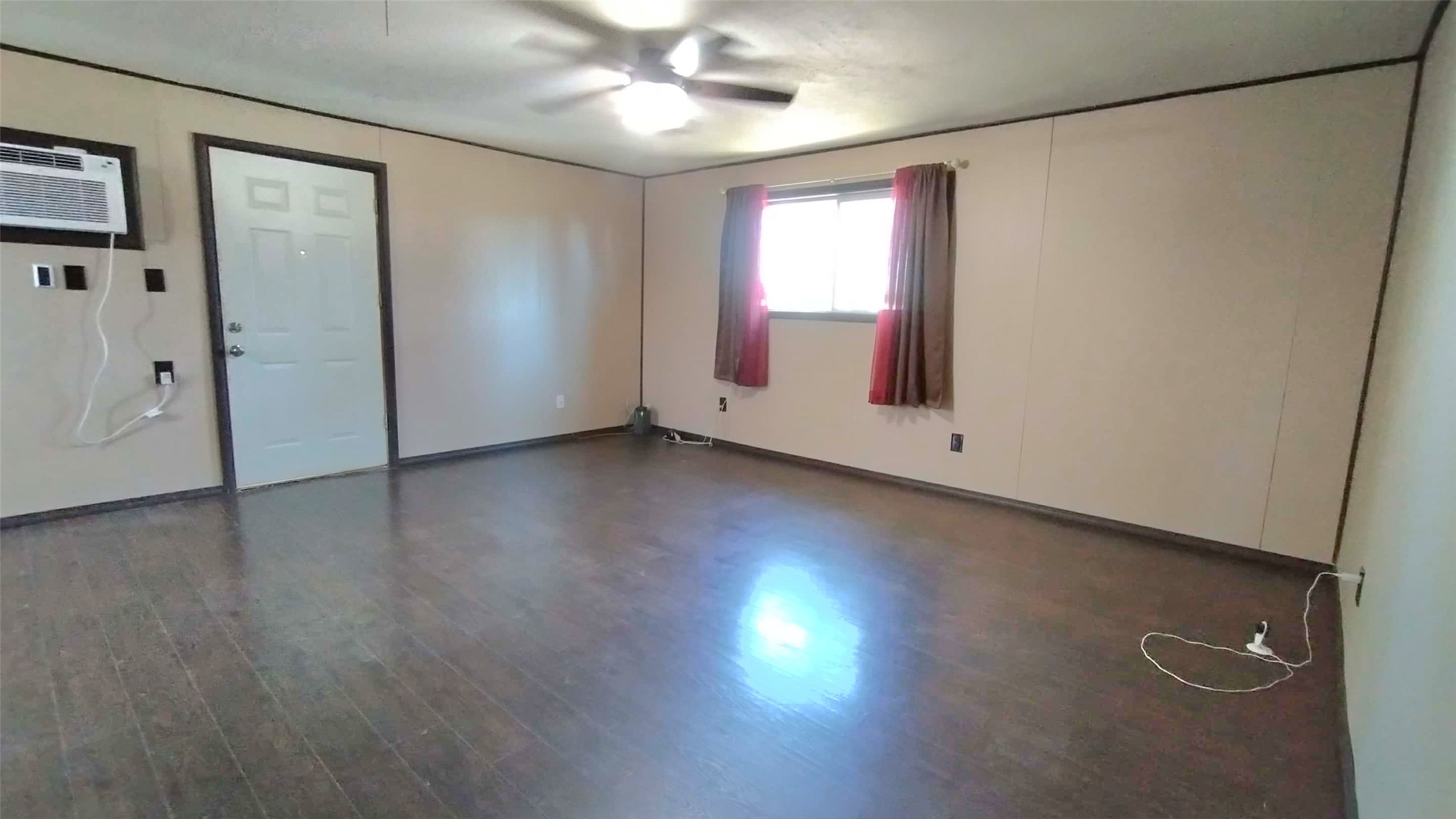 1358 Shady Lane Property Photo 5