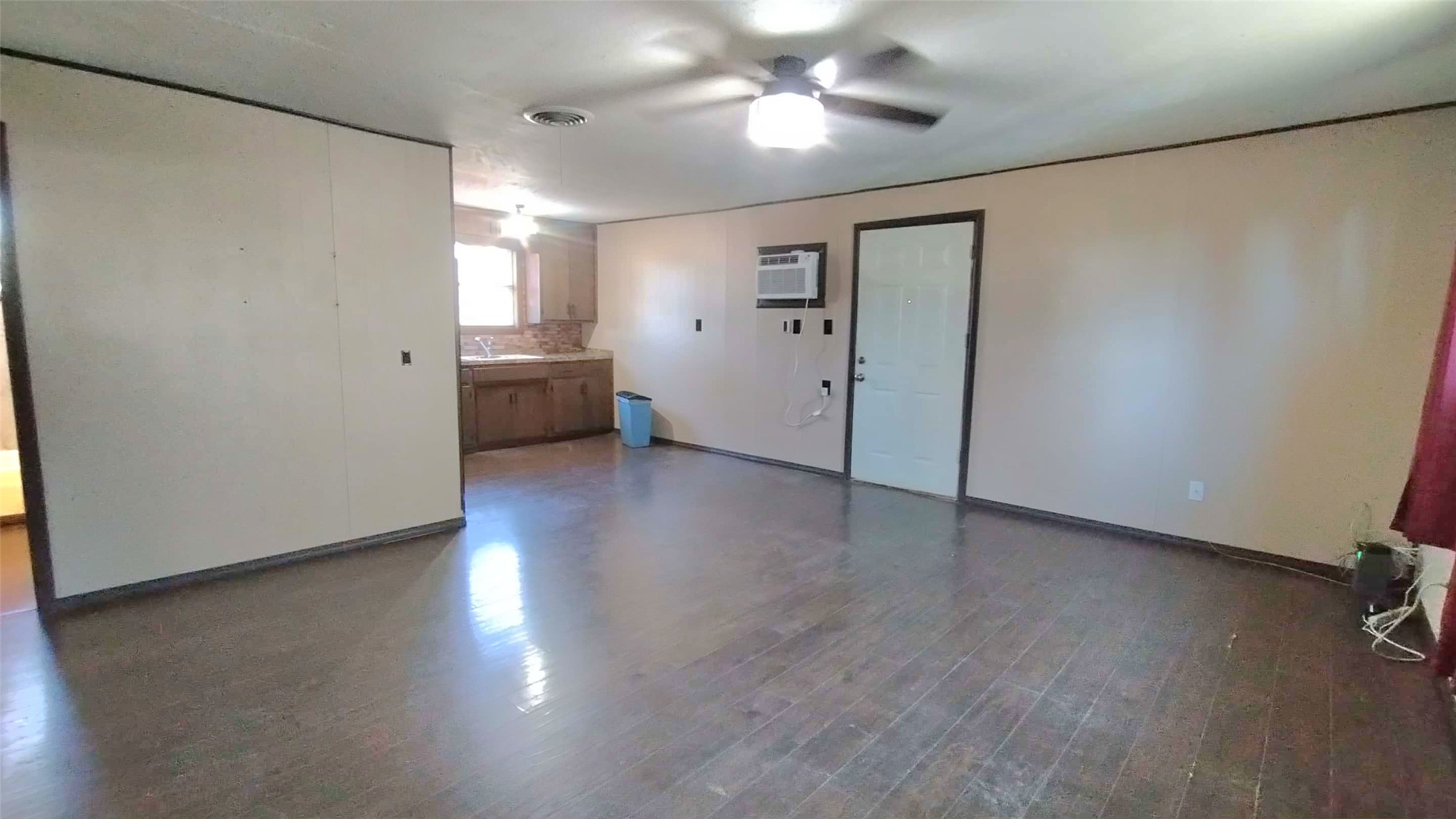 1358 Shady Lane Property Photo 6
