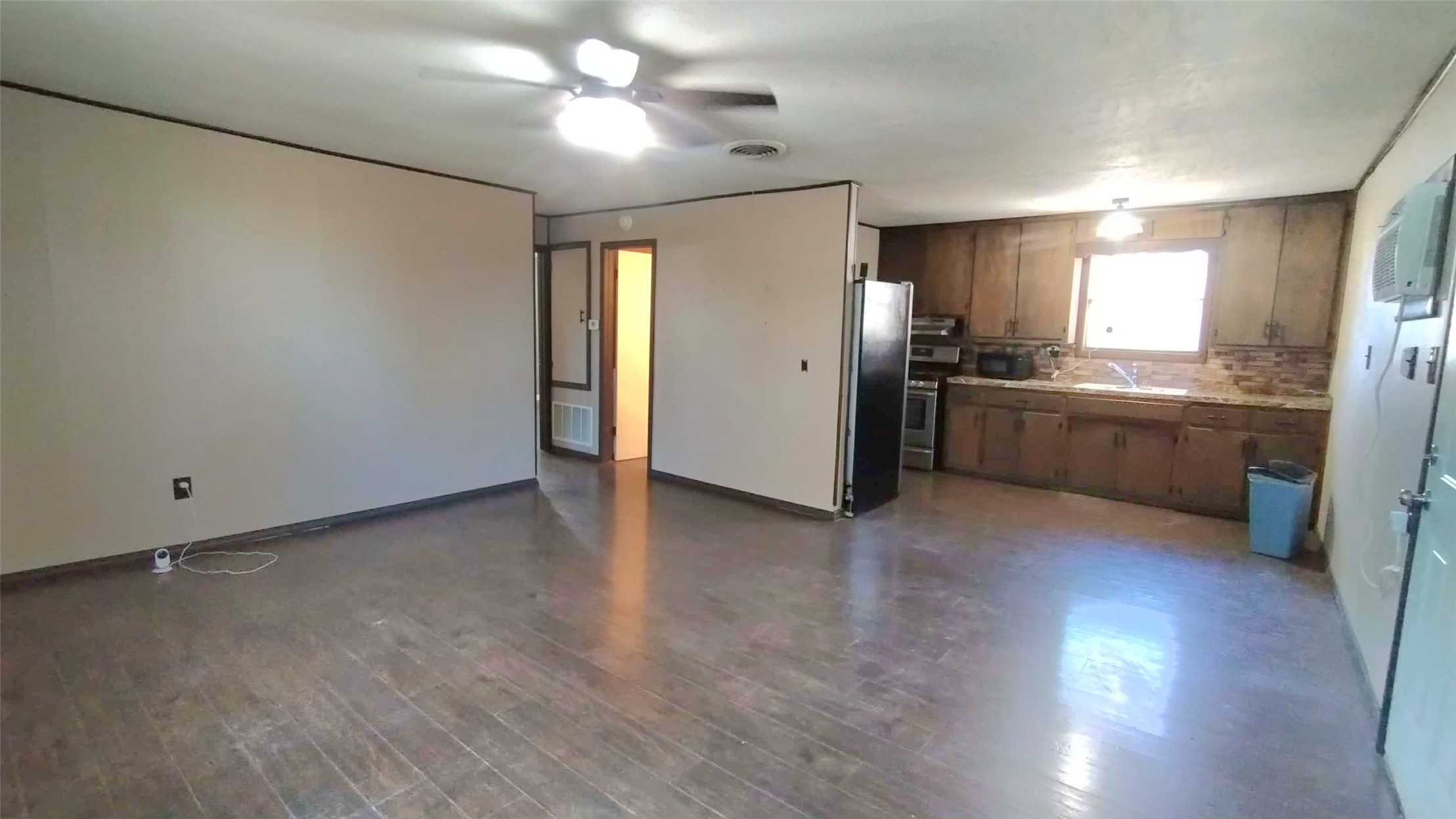 1358 Shady Lane Property Photo 8