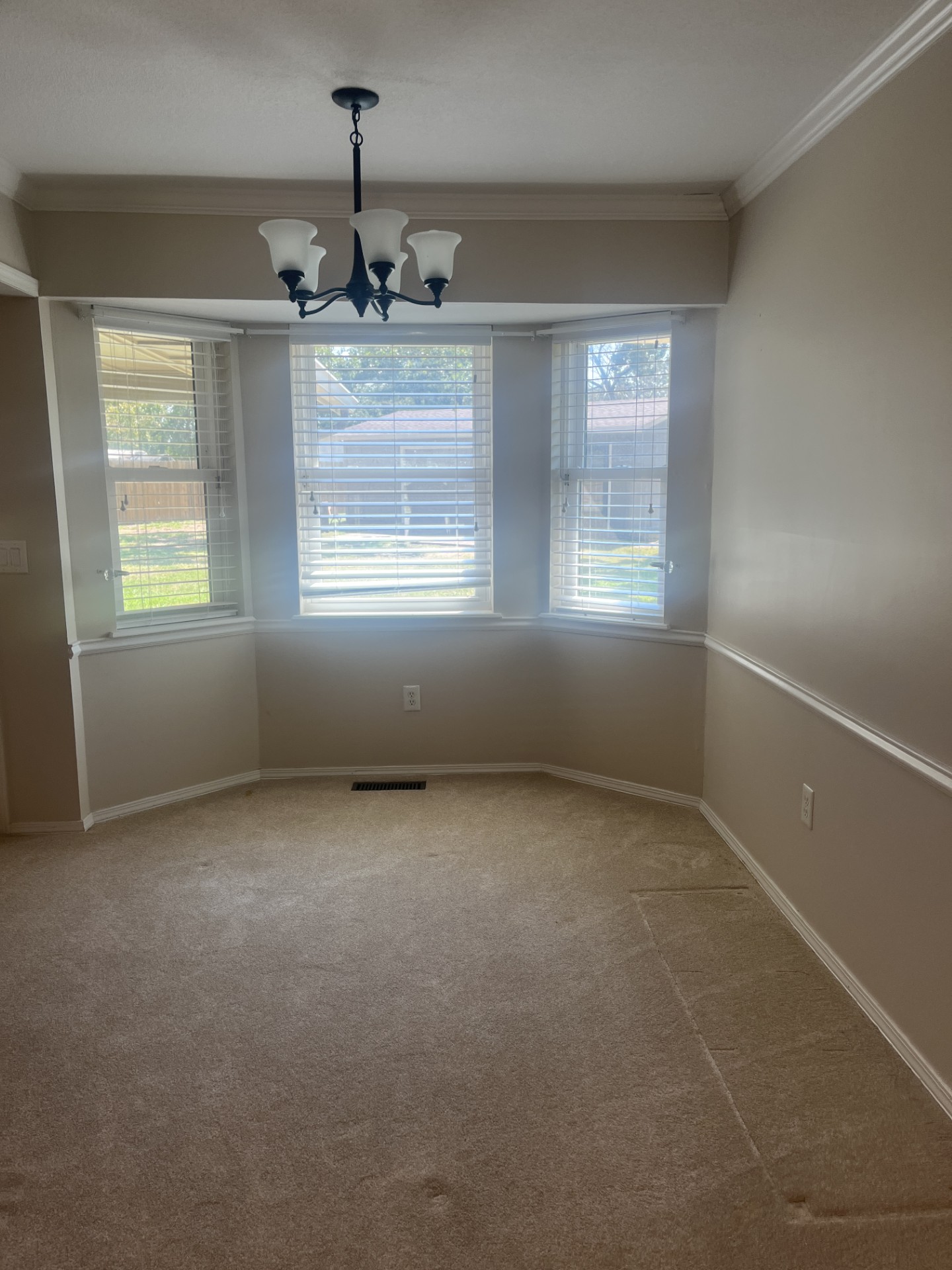 8921 Smith Circle Property Photo 4