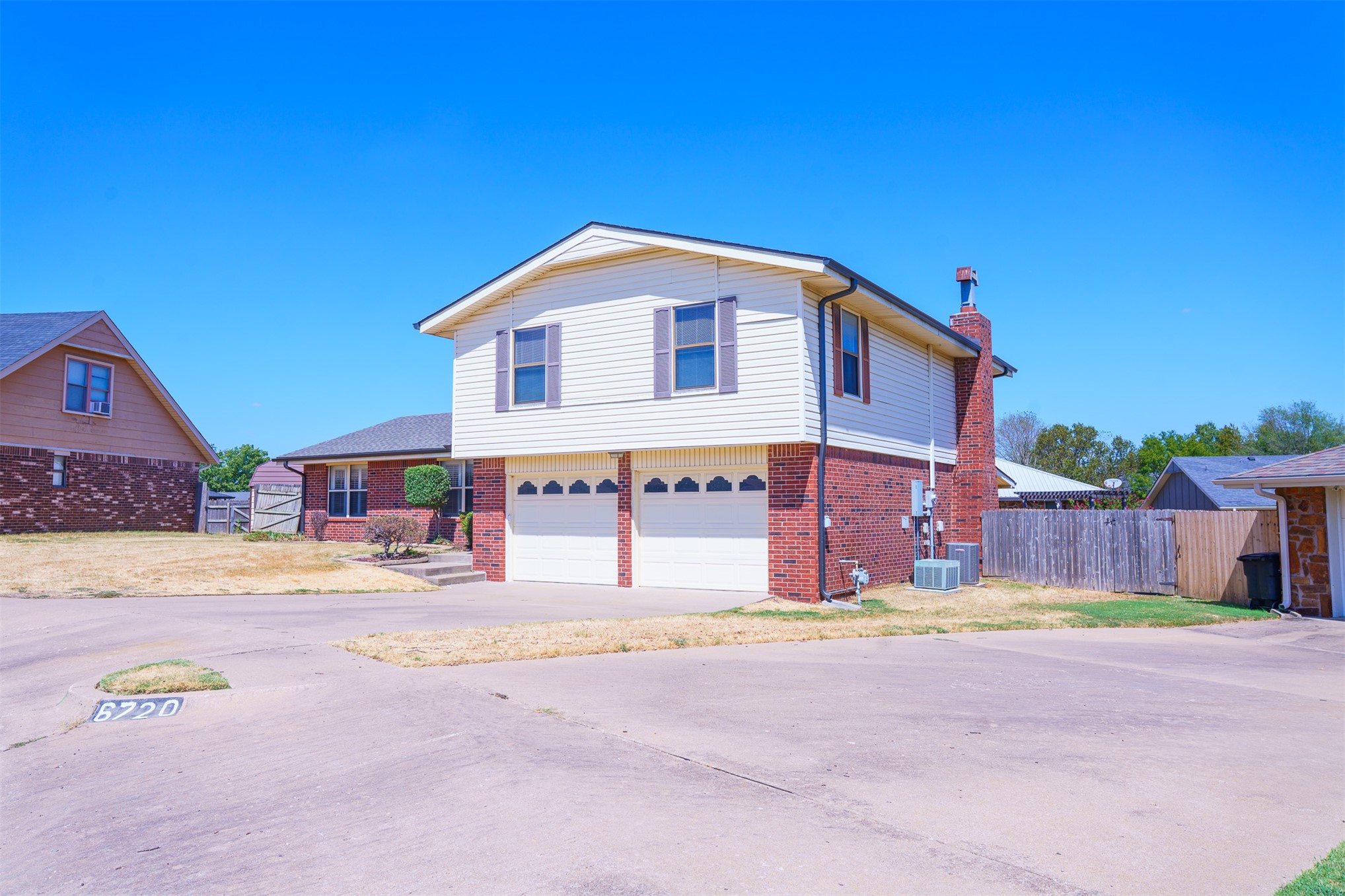 6716 Dover Court Property Photo 4