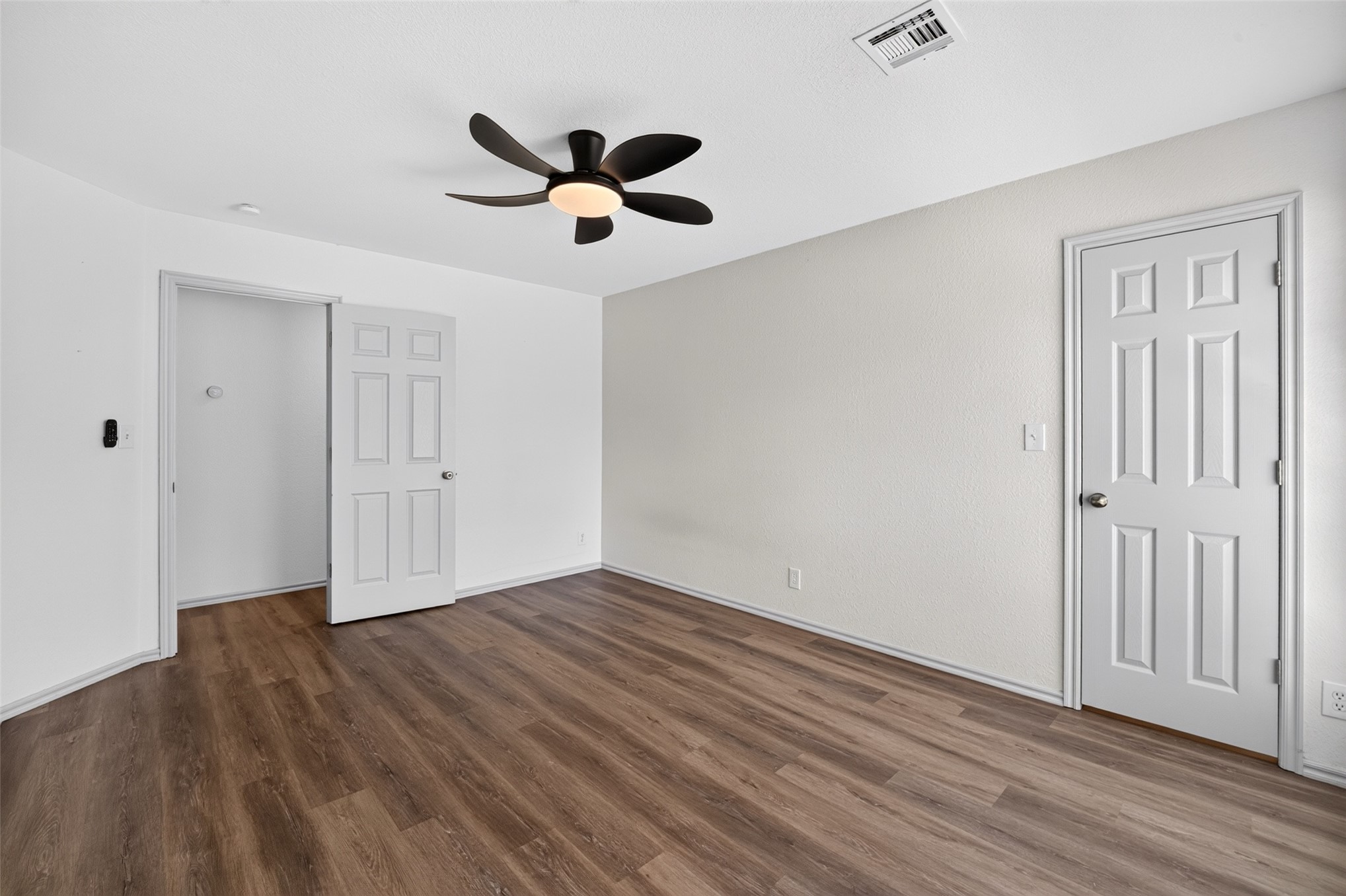 5400 S Maple Place Property Photo 19